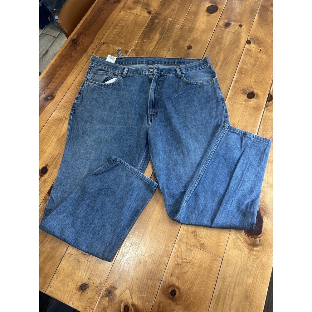 Levi's 550 Men's Relaxed Fit Tapered Leg Jeans Size 42x32 Medium Wash Blue